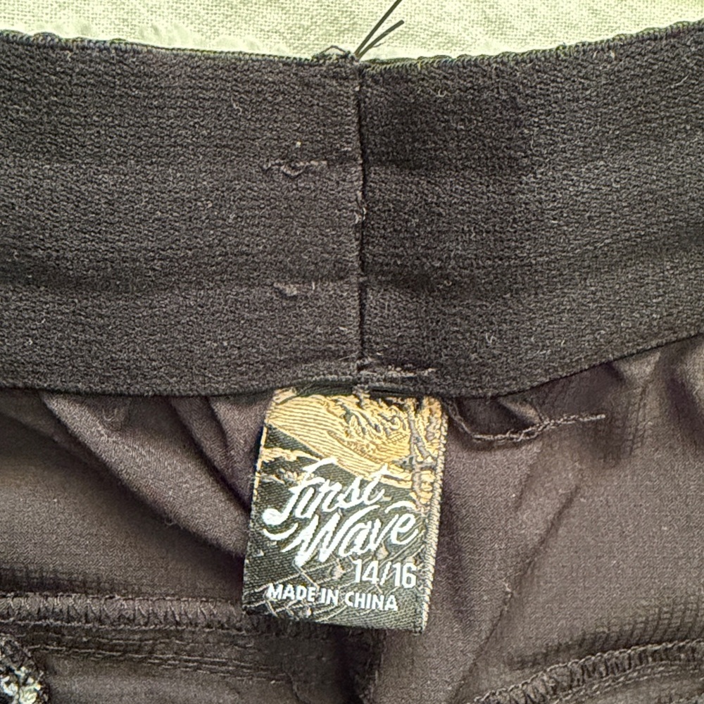 First Wave shorts - Picture 2 of 5